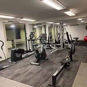  Apartment 2 Bed 2 Bath Luxury In Braddon - Free Heated Pool, Gym, Parking Australia